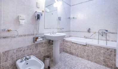 Kastlyhotel Sasvr Pardsasvr