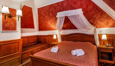 Kastlyhotel Sasvr Pardsasvr