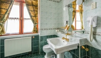 Kastlyhotel Sasvr Pardsasvr