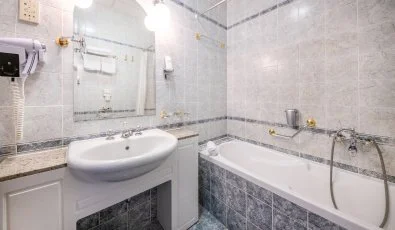 Kastlyhotel Sasvr Pardsasvr