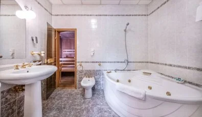 Kastlyhotel Sasvr Pardsasvr