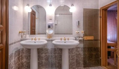 Kastlyhotel Sasvr Pardsasvr