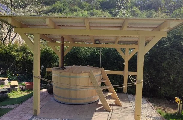 Kat�ng Vend�gh�z Tardos