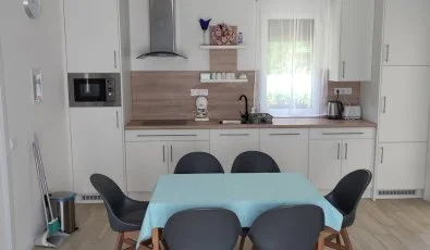 Kat�ng Vend�gh�z Tardos