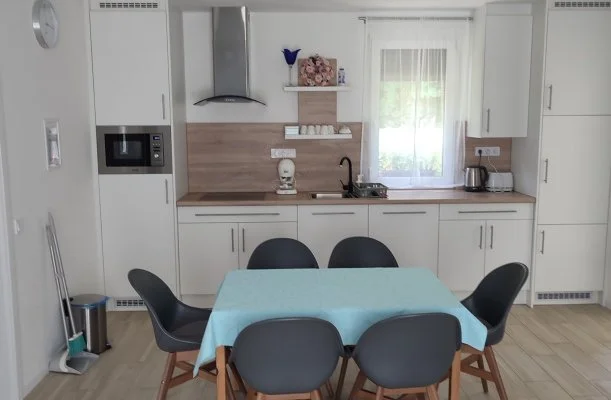 Kat�ng Vend�gh�z Tardos