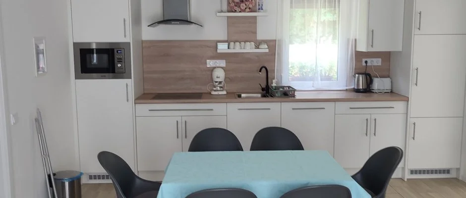 Kat�ng Vend�gh�z Tardos