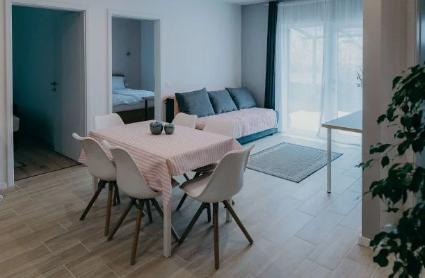 Kat�ng Vend�gh�z Tardos