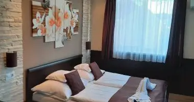 Augusztus 20. (min. 3 �j)