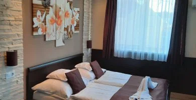 Augusztus 20. (min. 3 �j)