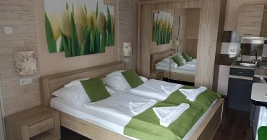 K�t �nnep k�z�tt (min. 3 �j)