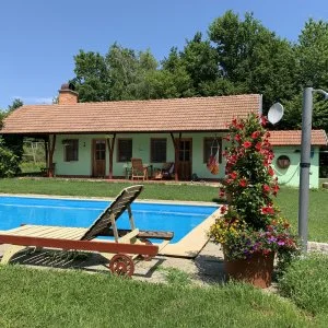 Kerca Bio Farm Kercaszomor - Május 1. (min. 2 éj)