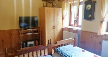 Október 23. (min. 2 éj)