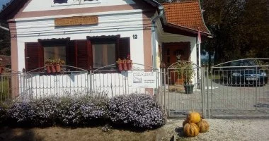 K�t �nnep k�z�tt (min. 2 �j)