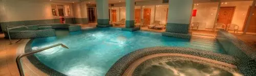 Két Korona Hotel Balatonszárszó