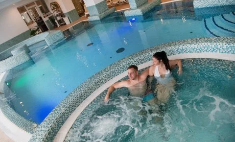Két Korona Hotel Balatonszárszó - Télváró wellness napok ajándék ebéddel