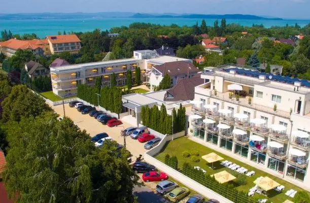 Kt Korona Hotel Balatonszrsz