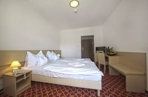 Két Korona Hotel Balatonszárszó Két Korona Hotel Balatonszárszó