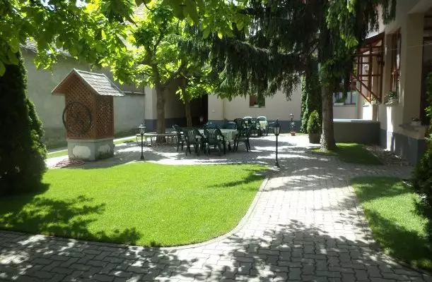 Knáb Panzió Nemesnádudvar Knáb Panzió Nemesnádudvar