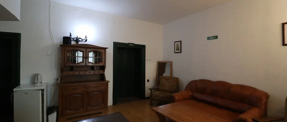 K�bor Macska Fogad� K�szeg