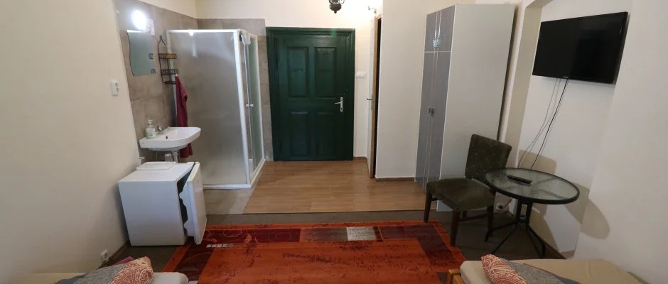 K�bor Macska Fogad� K�szeg