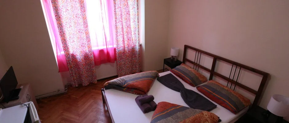 K�bor Macska Fogad� K�szeg