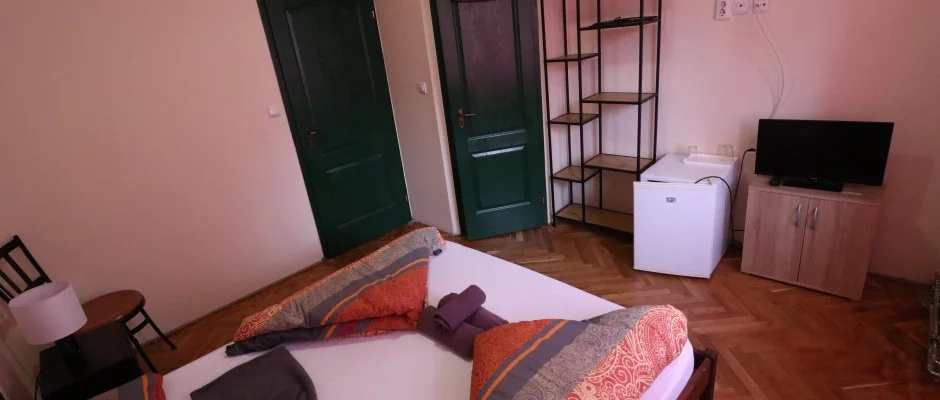 K�bor Macska Fogad� K�szeg