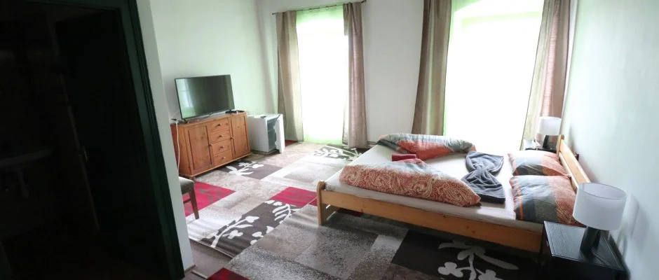 K�bor Macska Fogad� K�szeg