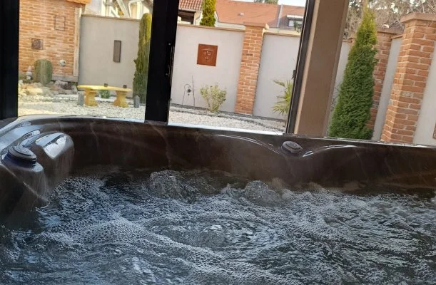 K�kert Pihen�h�z K�szeg