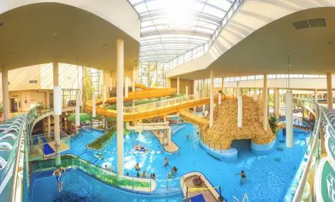 Komló Hotel Gyula - Szállás reggelivel és Várfürdő belépővel