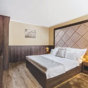 Komló Hotel Gyula - Május 1. (min. 2 éj)