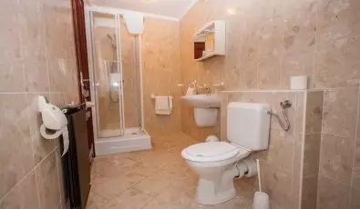 Korona Panzi s tterem Hvz