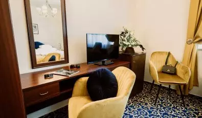 Korona Panzi s tterem Hvz