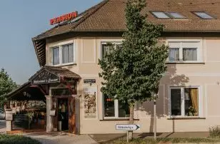 Korona Panzi s tterem Hvz - Silvester in Ungarn