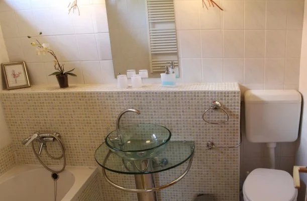 K�szeghegyalja Vend�gh�z Horv�tzsid�ny