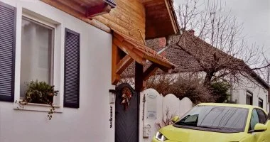 K�szeghegyalja Vend�gh�z - Napi �rak