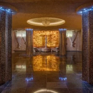  Tata - Egy éjszakás kaland (1 éjszaka)