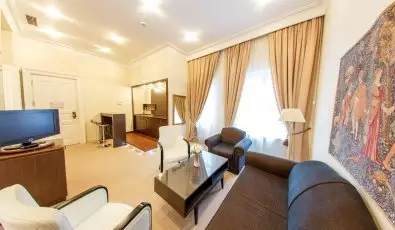 Kristly Imperial Hotel Tata