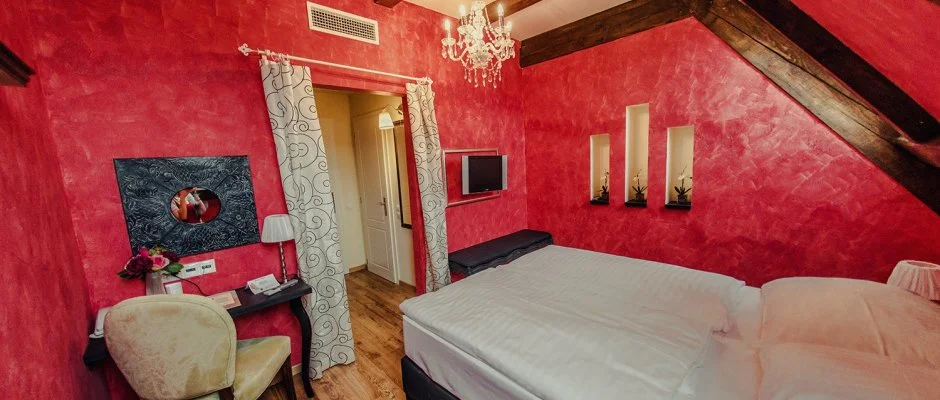 Kristly Imperial Hotel Tata