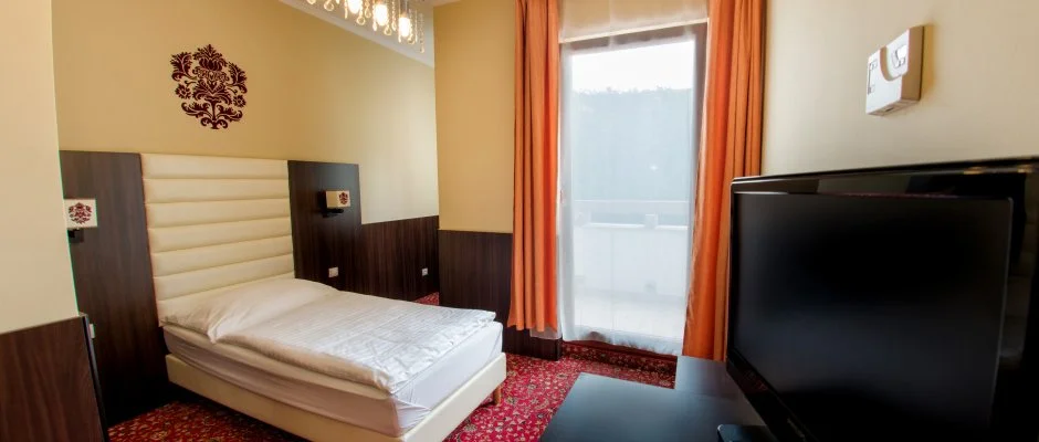 Kristly Imperial Hotel Tata