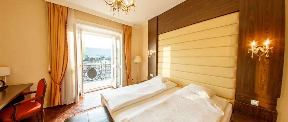 Kristly Imperial Hotel Tata