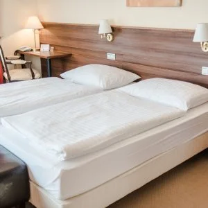  Tata - Napi árak reggelis ellátással (1 éjtől)