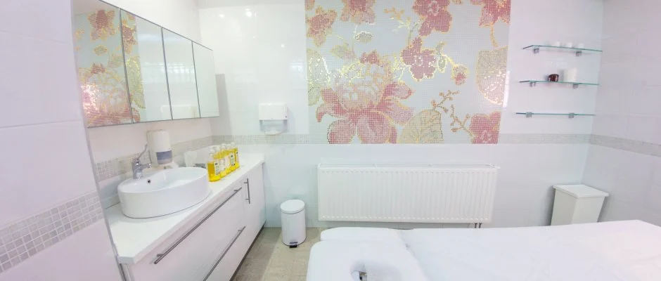 Kristly Imperial Hotel Tata