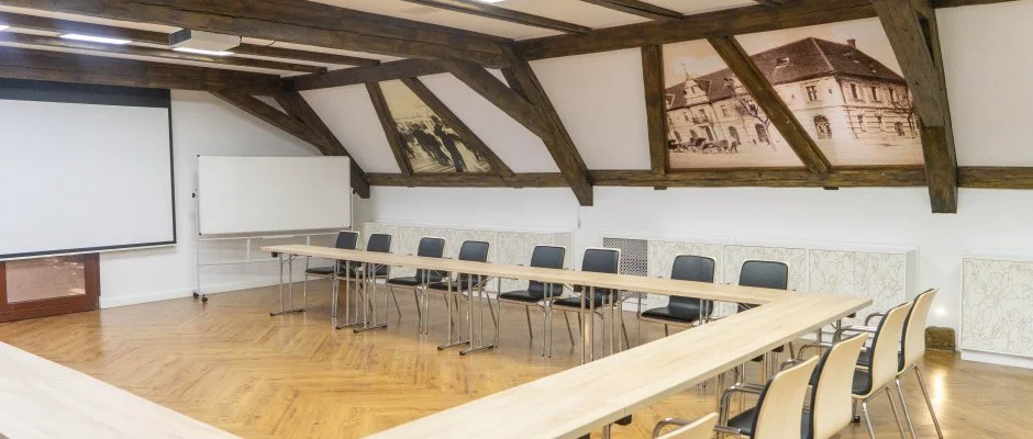 Kristly Imperial Hotel Tata