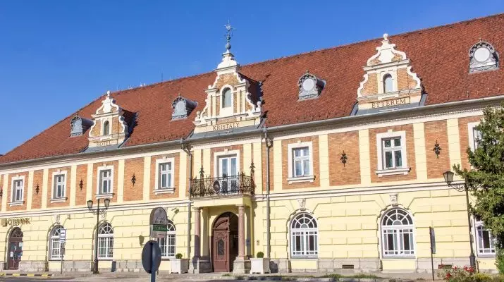 Kristly Imperial Hotel Tata