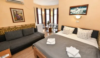 Lag�na Panzi� Sz�nt�d