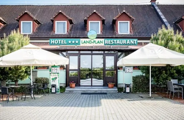 Land-Plan Hotel & Restaurant Töltéstava Land-Plan Hotel & Restaurant Töltéstava