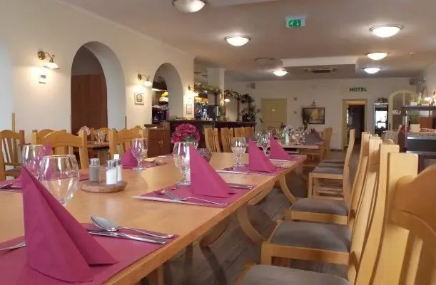 Land-Plan Hotel & Restaurant Töltéstava Land-Plan Hotel & Restaurant Töltéstava