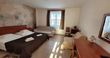 Szilveszter (min. 2 �j)