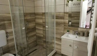Lilla Apartmanh�zak Szilv�sv�rad