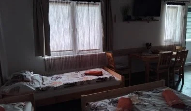 Lilla Apartmanh�zak Szilv�sv�rad